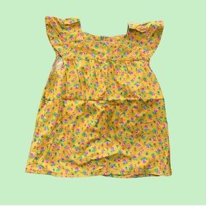 Vintage 70s floral patterned top
Would best fit a size S/M